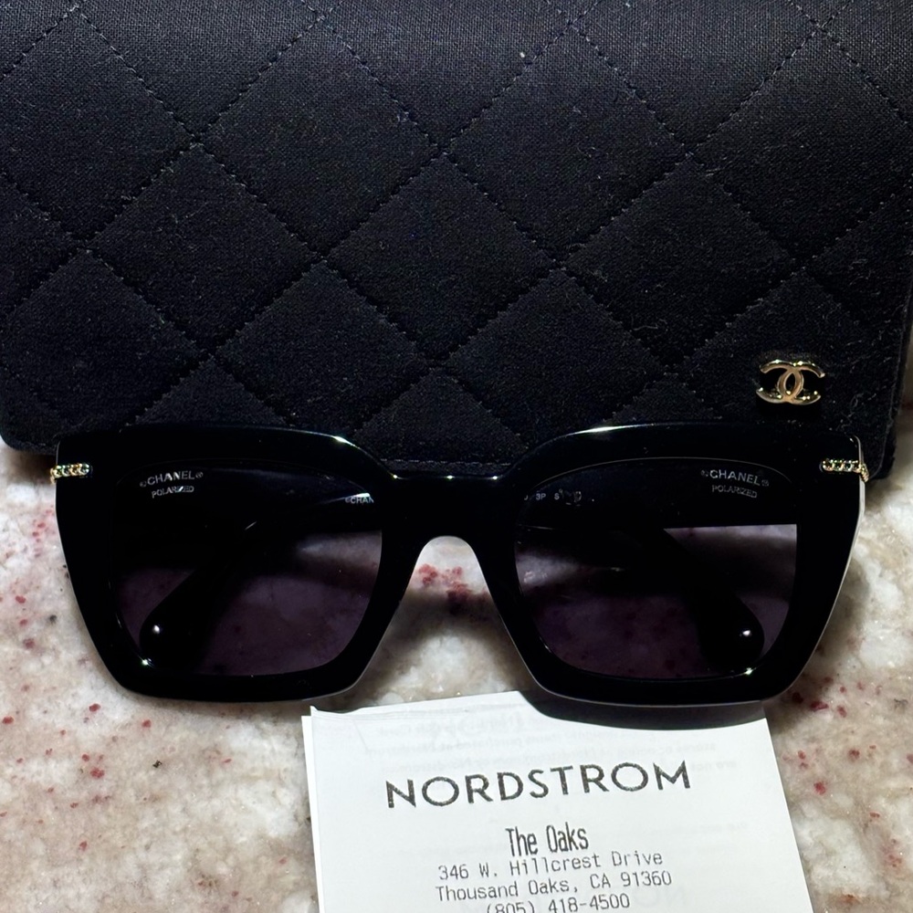 CHANEL Elegant Polarized Black Sunglasses - Picture 3 of 6
